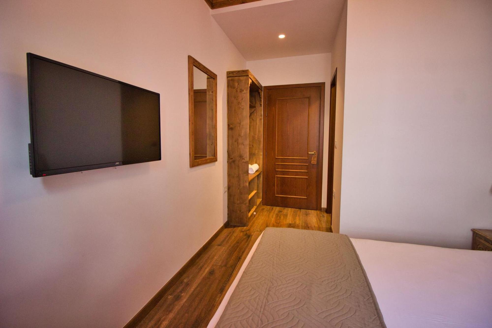 4 Rooms Gjirokastra Exteriör bild